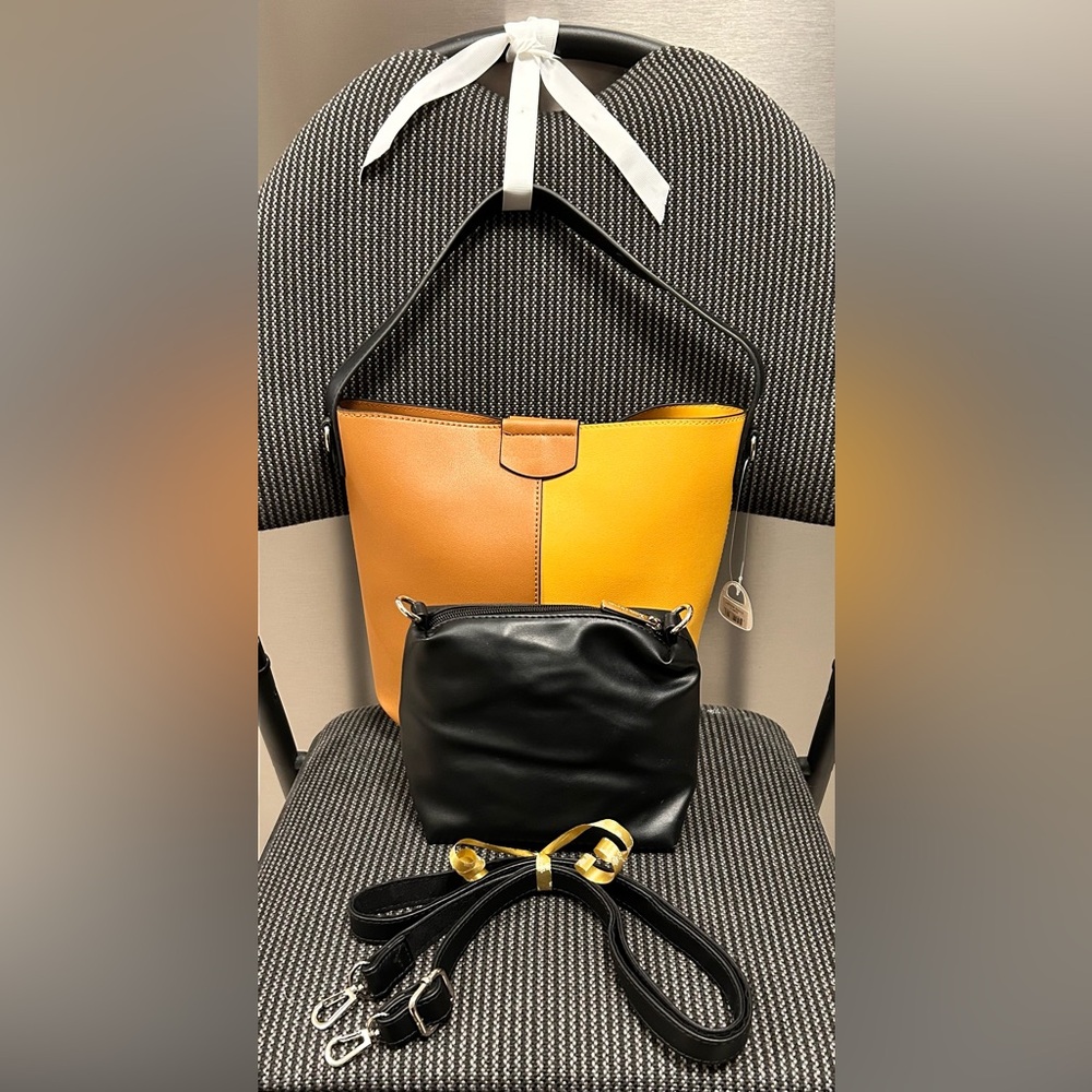 🤎💛 Little Marcel Purse, Cosmetics Bag, Cross Body Strap 💛🤎